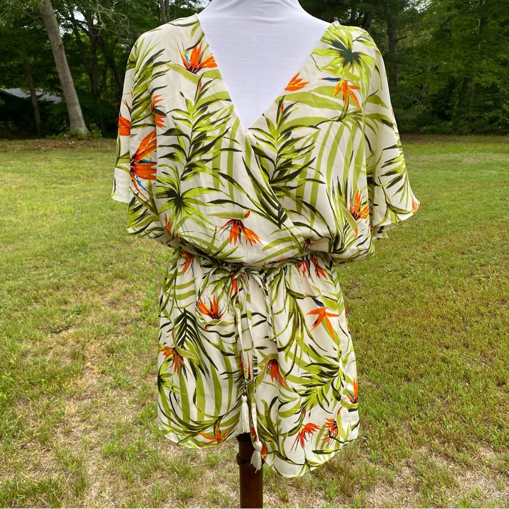 ARK & CO ROMPER SHORTS CREAM GREEN ORANGE TROPICAL TIE WAIST V-NECK SIZE S